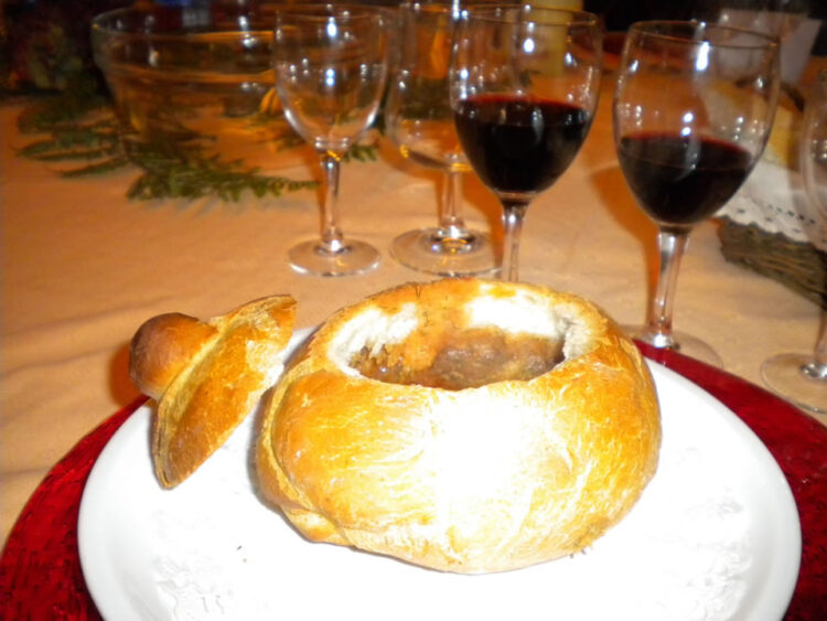 Zuppa in crosta di pane